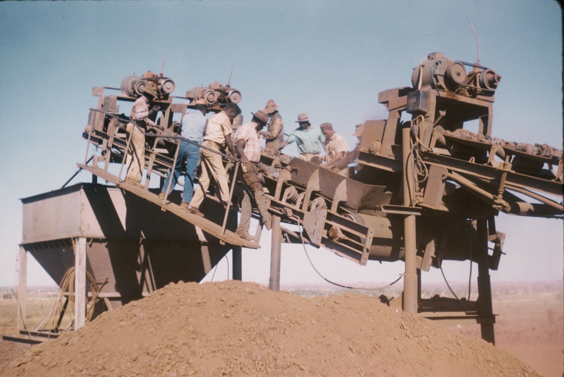 Simdan's Manganese Mining Equipment